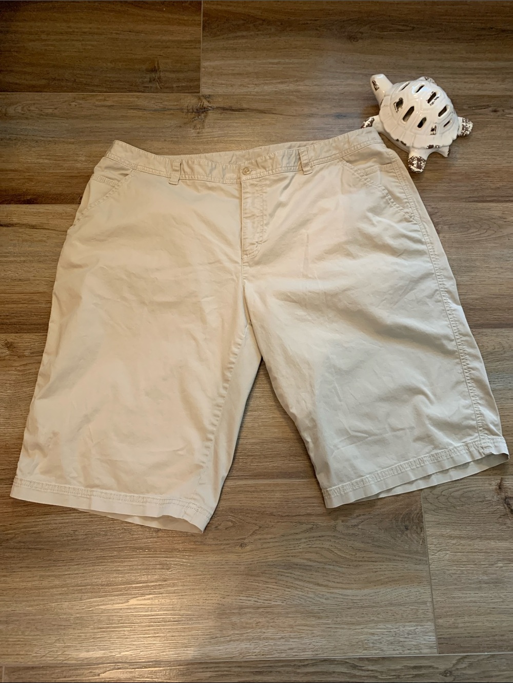 Rafaella Beige Women's Casual Shorts size 18-W